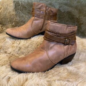 Yuu Pamin Ankle Boot with Side Zipper